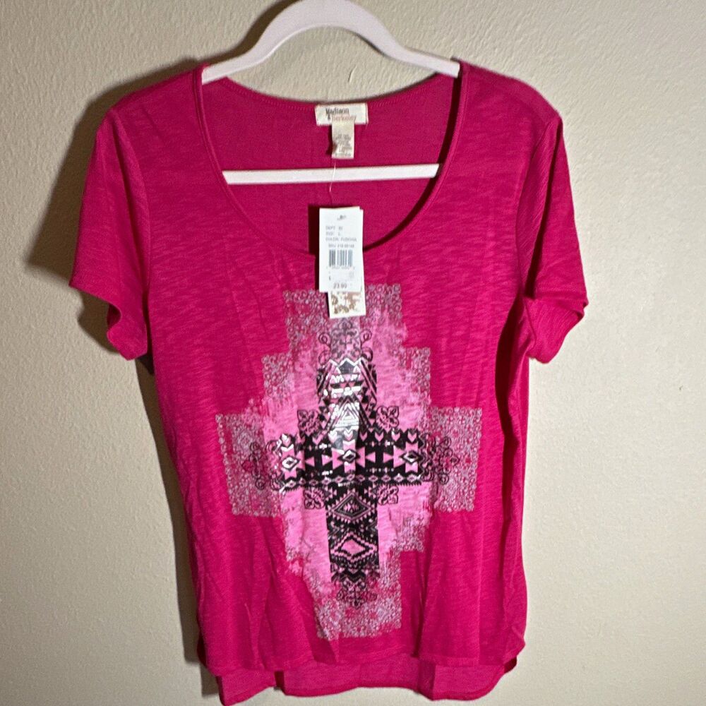 Madison & Berkeley Women’s T-Shirt Size L Pink Cross Graphic Scoop Neck Short